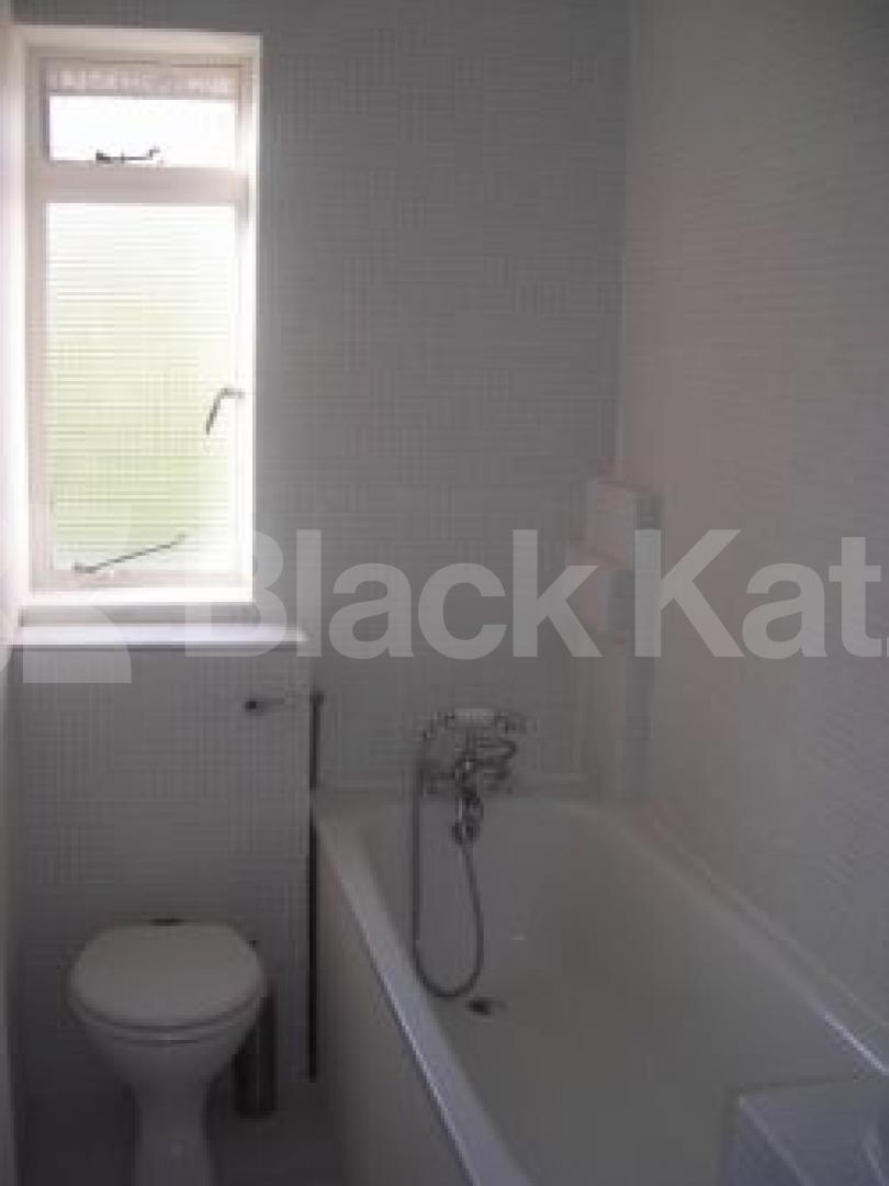 			Studio Apartment, 1 bath, 1 reception Studio			 Princess Road, PRIMROSE HILL NW1